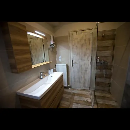 Unique Under The Rocks Lejlighed