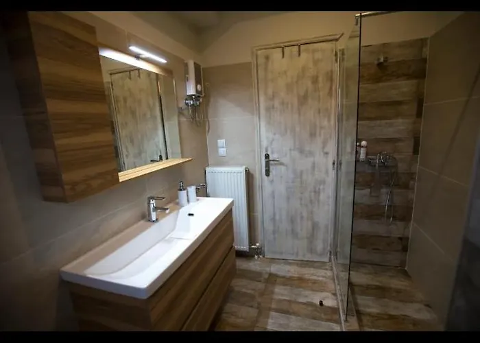 Unique Under The Rocks شقة