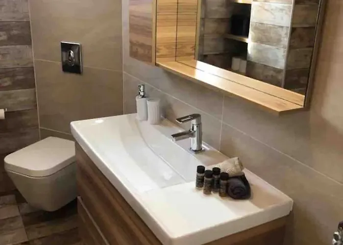 Unique Under The Rocks *