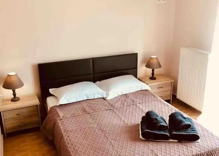 Unique Under The Rocks كالامباكا